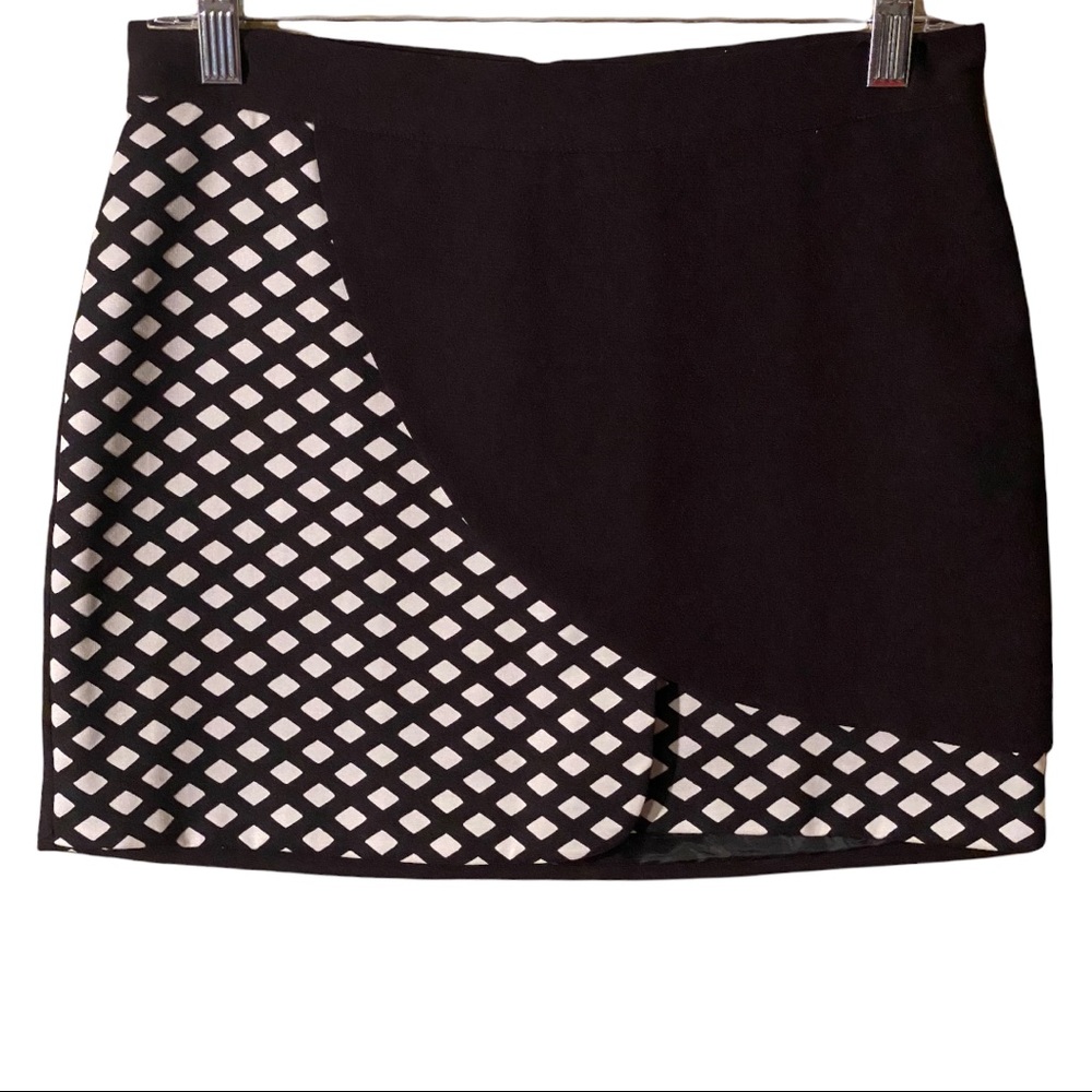 Lulu & Rose Mini Skirt